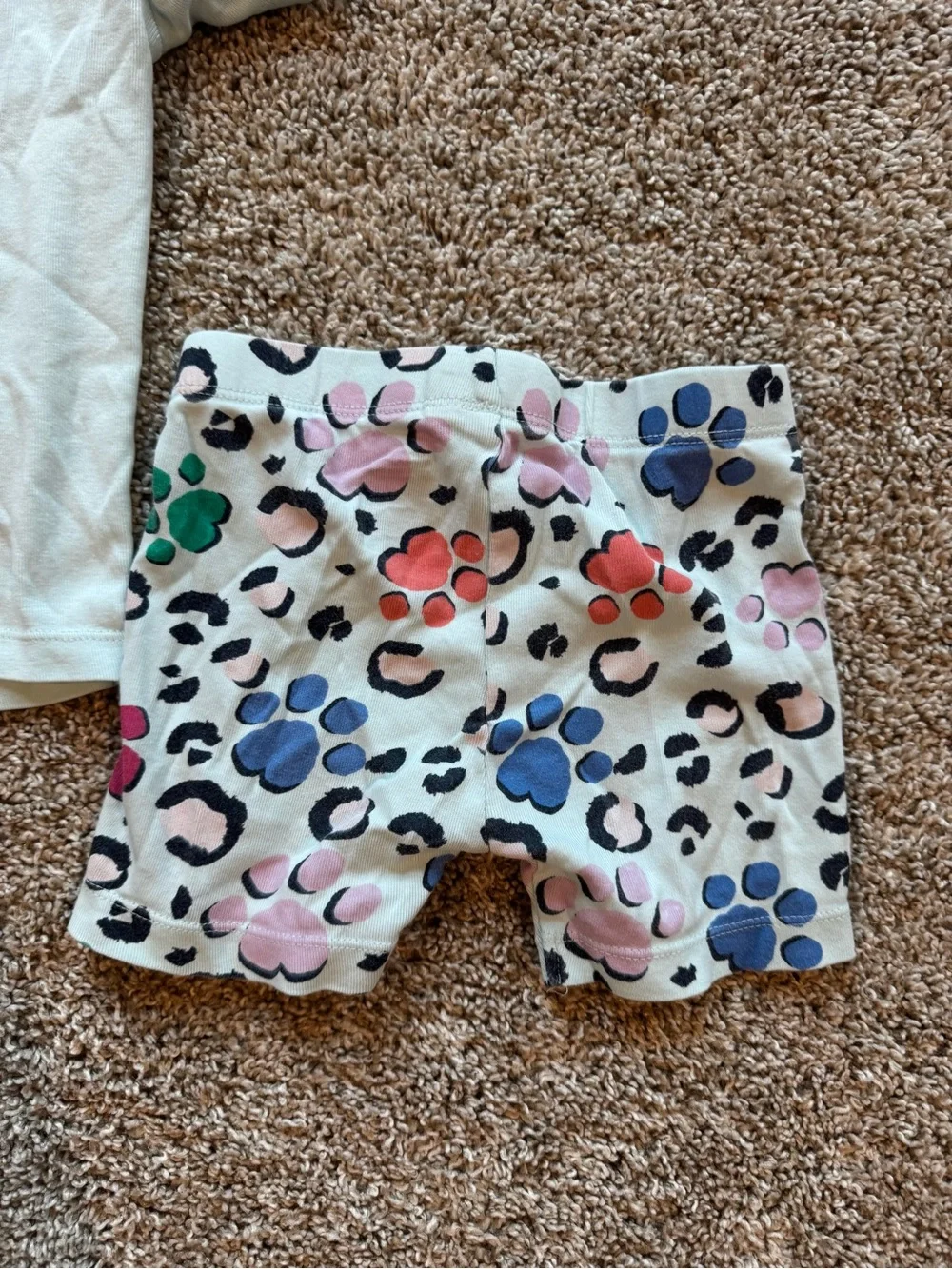 Girls Pajama Bundle Puppy love 3 sets of pajamas pants and tshirts size 3T